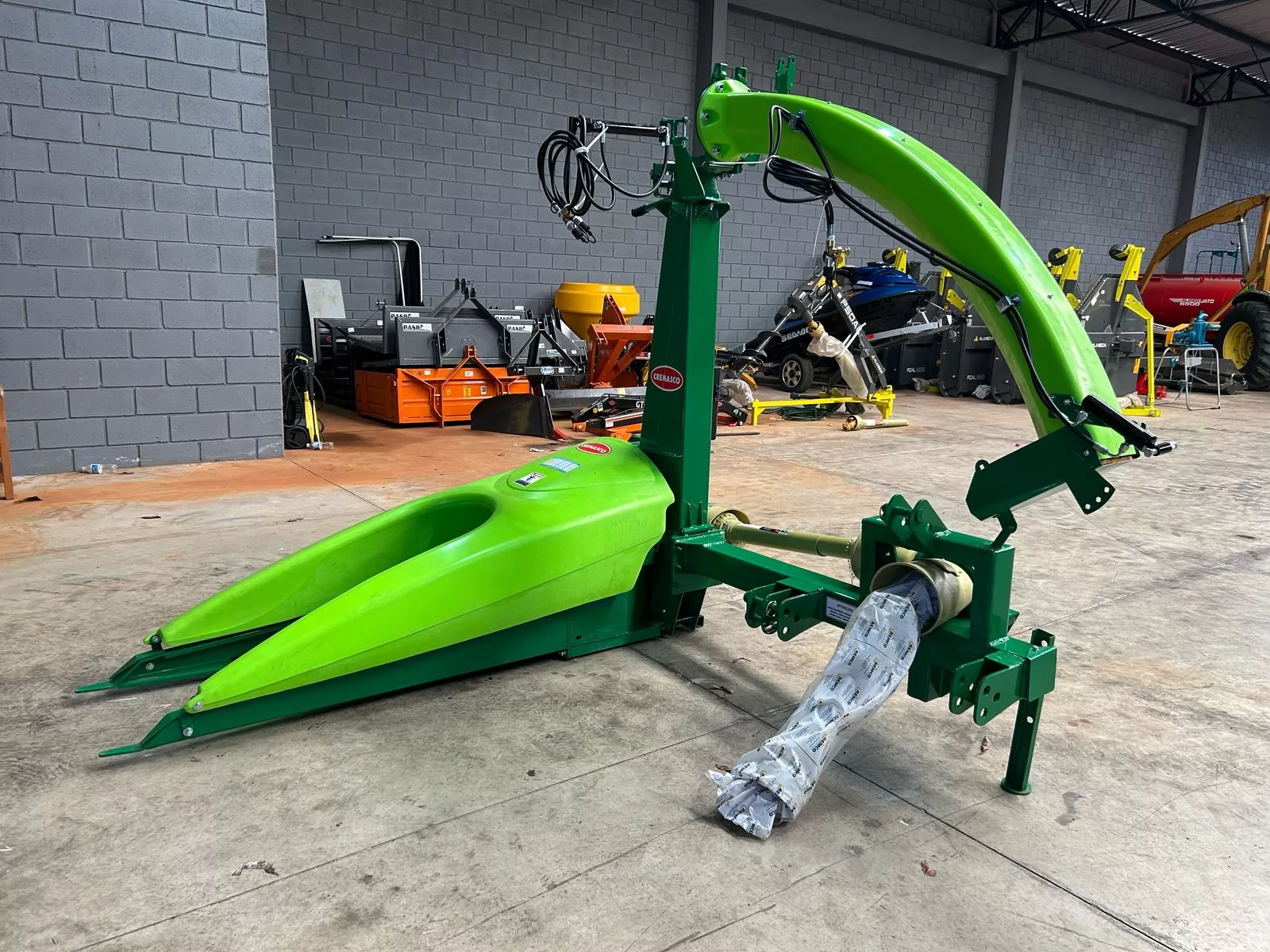 Colhedora de Forragens >nova Marca: Cremasco Modelo: CFC Rural de 12 facas e Bica toda hidráulica