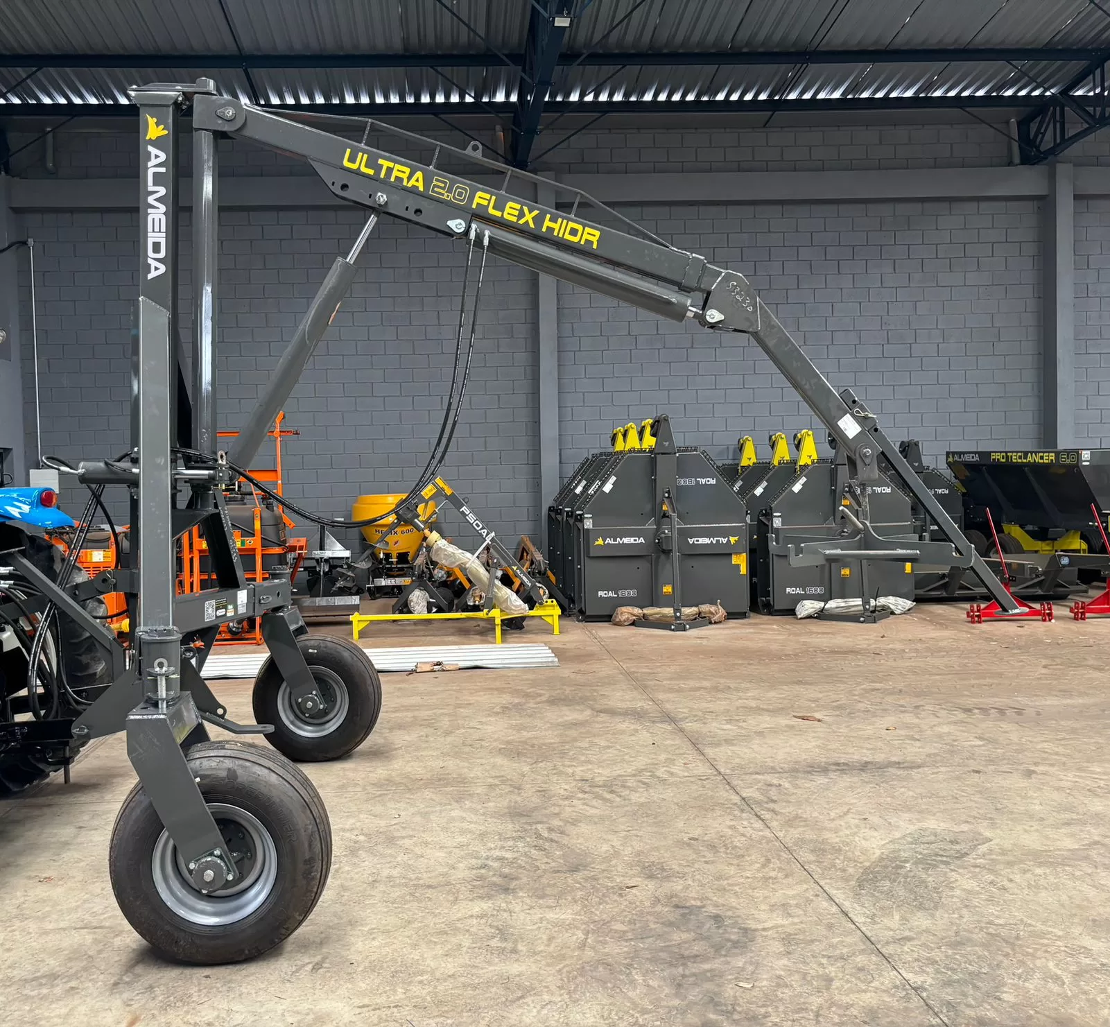 Guincho big bag traseiro>novo de 2 ton Marca: Almeida Modelo: Ultra Flex 2.0 com haste telescópica hidráulica