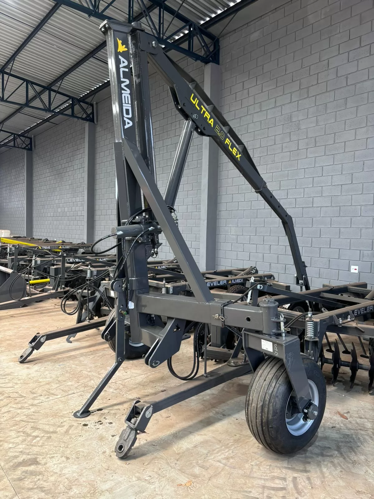 Guincho big bag traseiro>novo de 2 ton Marca: Almeida Modelo: Ultra Flex 2.0 com haste telescópica mecânica