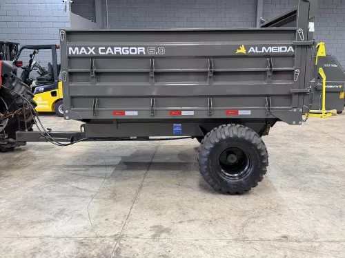 Carreta Agrícola Metálica (nova) Marca: Almeida Modelo: MAX CARGOR 6.0 capacidade para 6,2 toneladas Basculante hidráulica no pistão e pneus Auto flutuantes