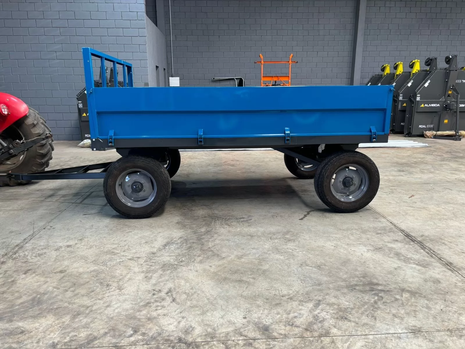 Carreta Metálica 2 eixos/4 rodas Marca: Acton Modelo: CM-4000 de 4.000KG equipamento >novo