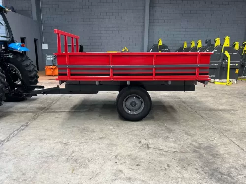 Carreta basculante >nova em madeira Marca: Acton Modelo: CC 3000 com capacidade para 3 toneladas