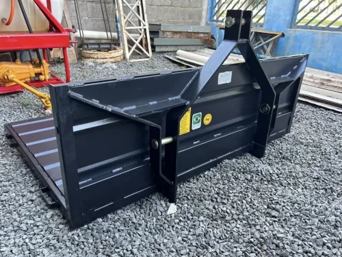 Plataforma hidráulica traseira reforçada Marca:Cimag>novo com capacidade de 600 KG