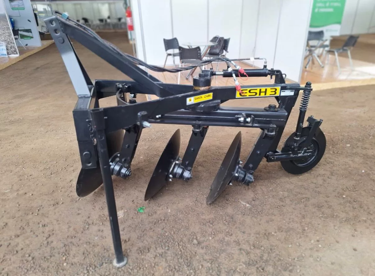 ARADO REVERSÍVEL SANTA IZABEL (novo) com reversão hidráulica por pistão, Modelo: RH de 3 discos de 26 polegadas