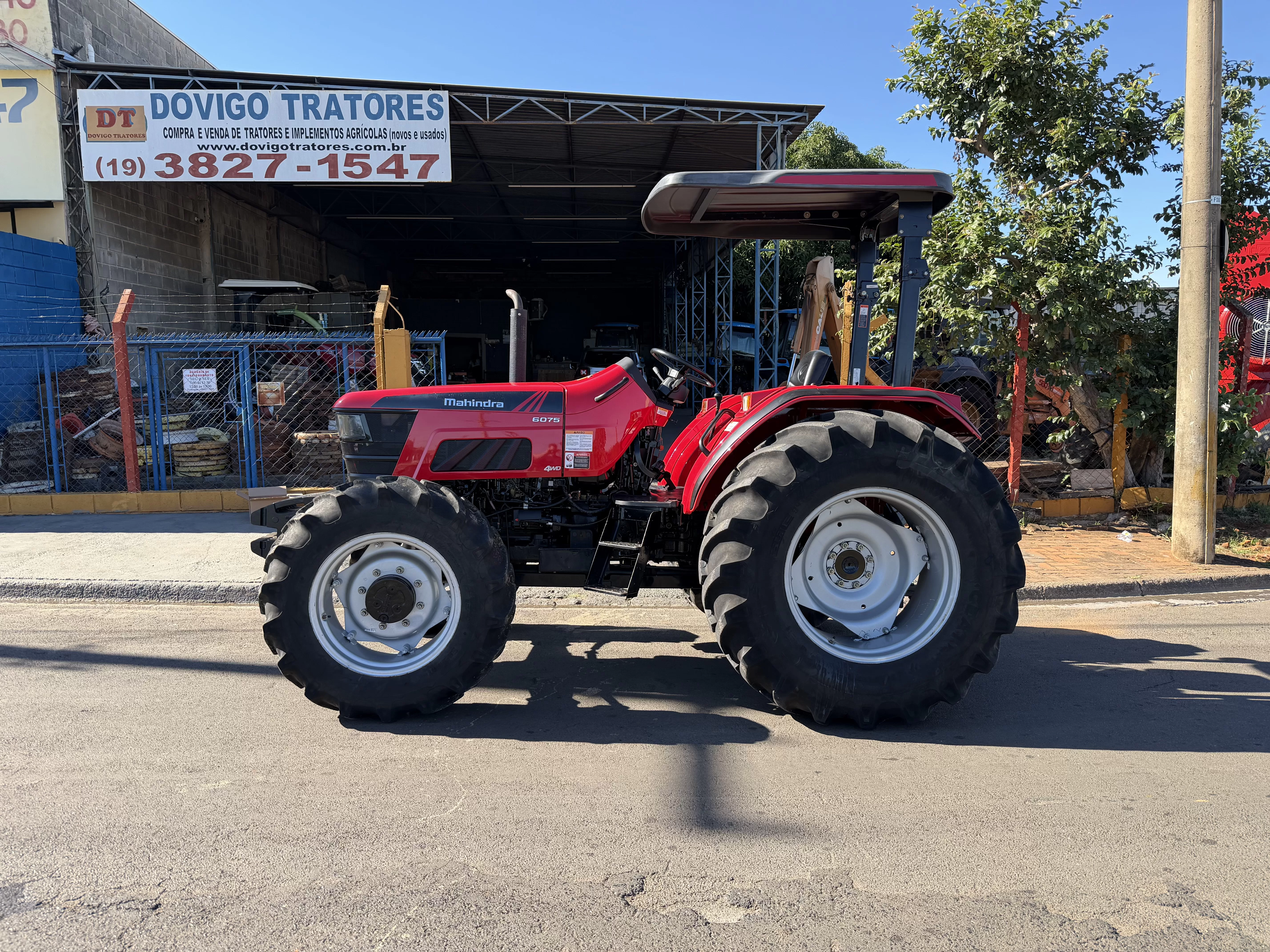 Mahindra 6075 4x4 Ano 2023 com redutor de velocidade e Reversor de marchas com apenas 508 horas