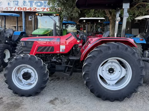 Mahindra 6075 4x4 Ano 2023 com redutor de velocidade e Reversor de marchas com apenas 507 horas