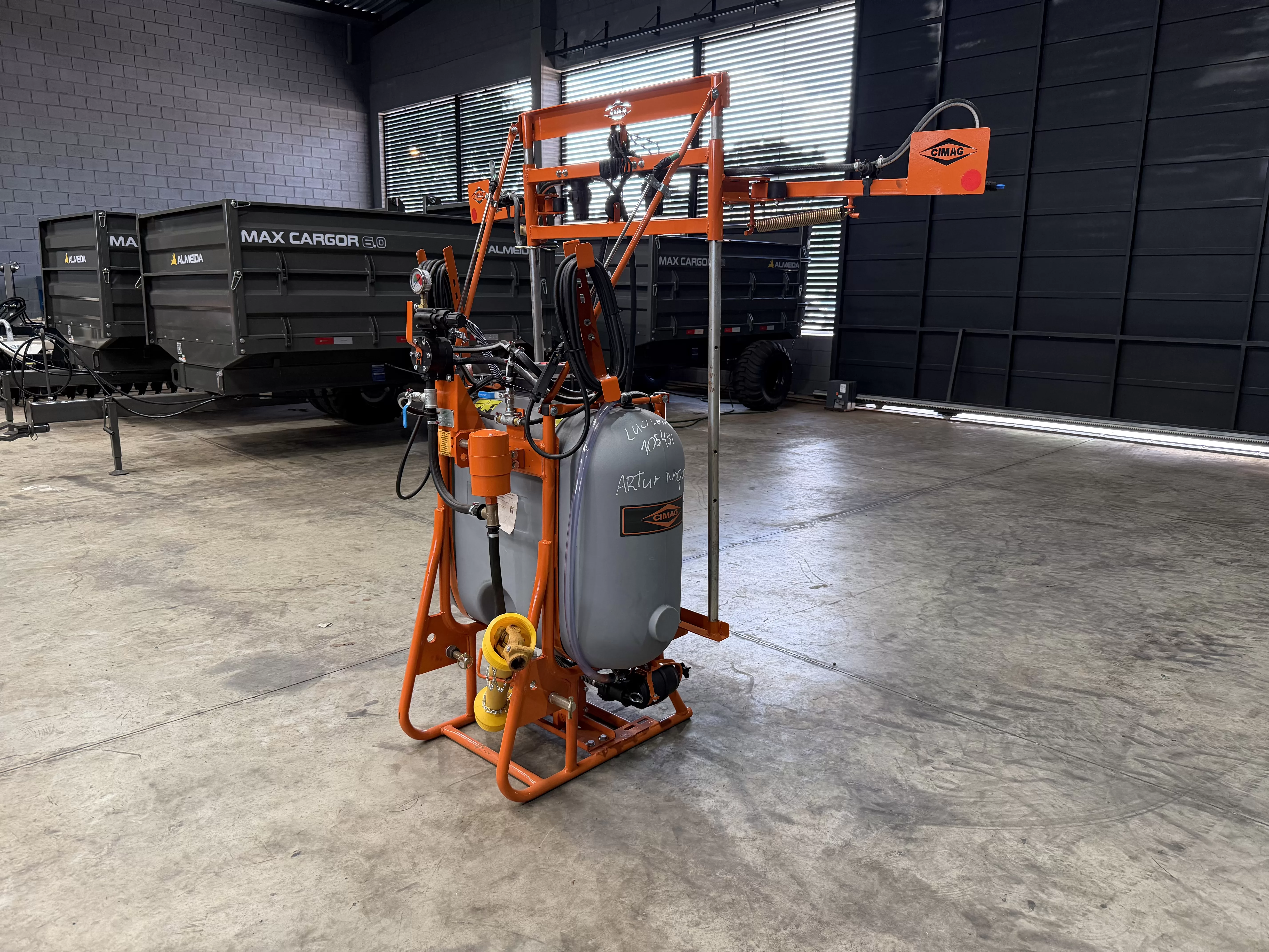 Pulverizador de pasto Pecuário (novo) Marca: Cimag Modelo: PEC 250 / capacidade para 250L-Bomba JP40 