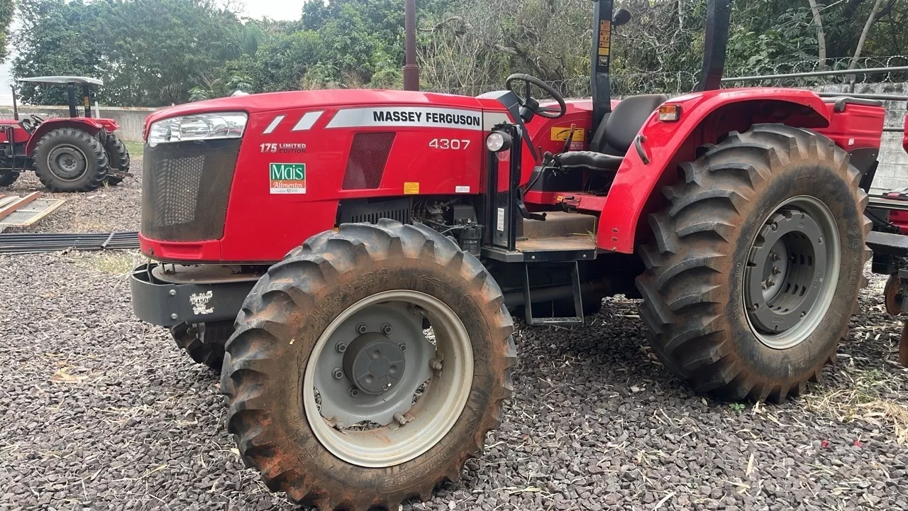 Massey Ferguson 4307 4x4 Ano 2024 com apenas 1095 horas 