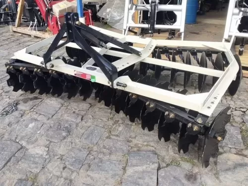 Grade Niveladora Hidráulica nova Marca: Baldan Modelo: HI 28x20” de 28 discos