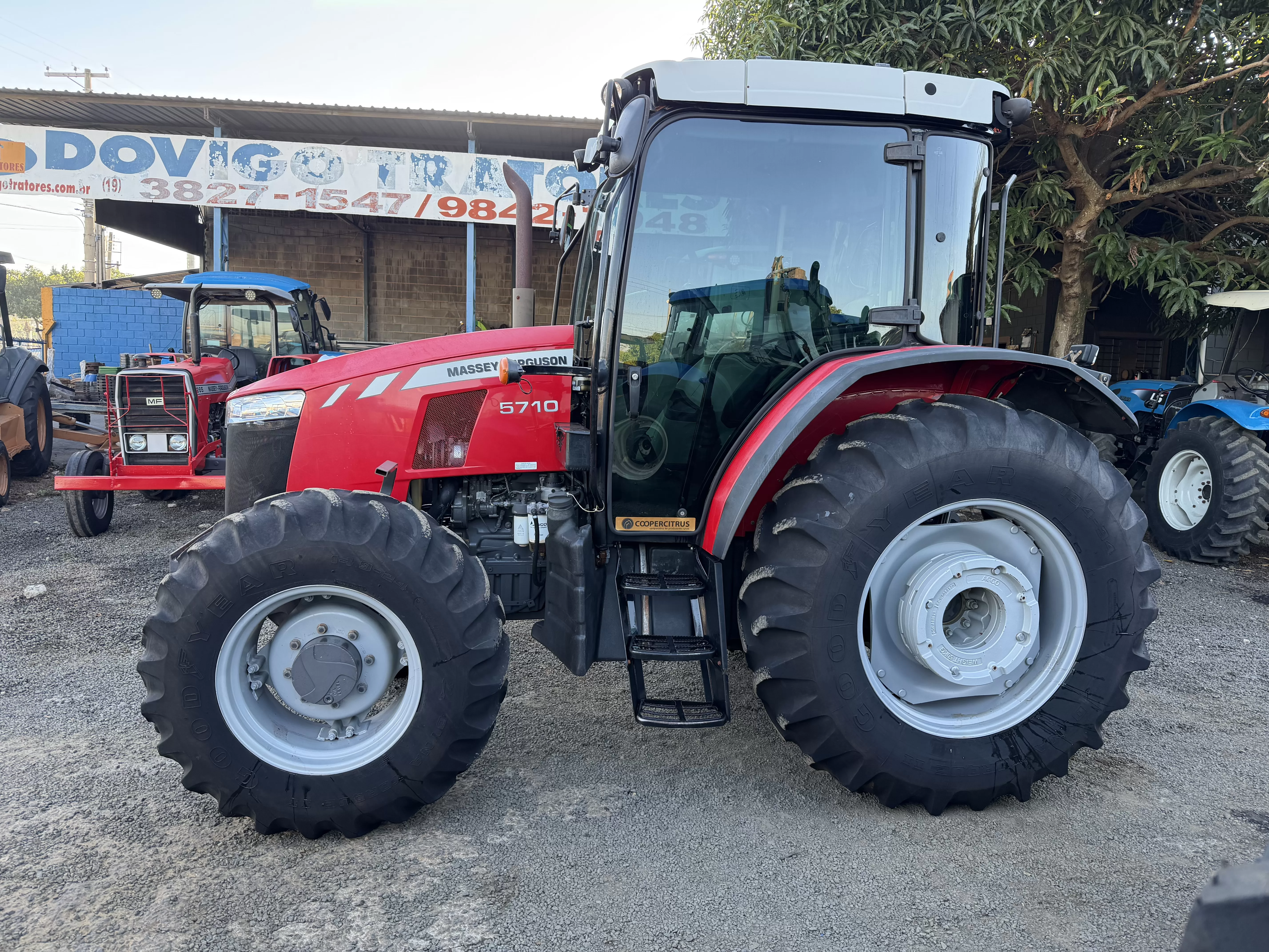 Massey Ferguson 5710 4x4 Ano 2021 Cabinado de Fábrica, com Reversor de marchas 