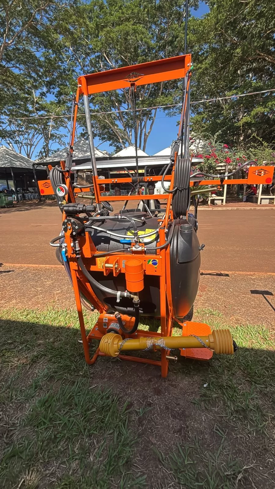 Pulverizador de pasto Pecuário-( novo) Marca: Cimag Modelo: PEC 400 / capacidade para 400L