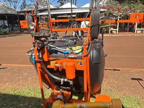 Pulverizador de pasto Pecuário-( novo) Marca: Cimag Modelo: PEC 400 / capacidade para 400L