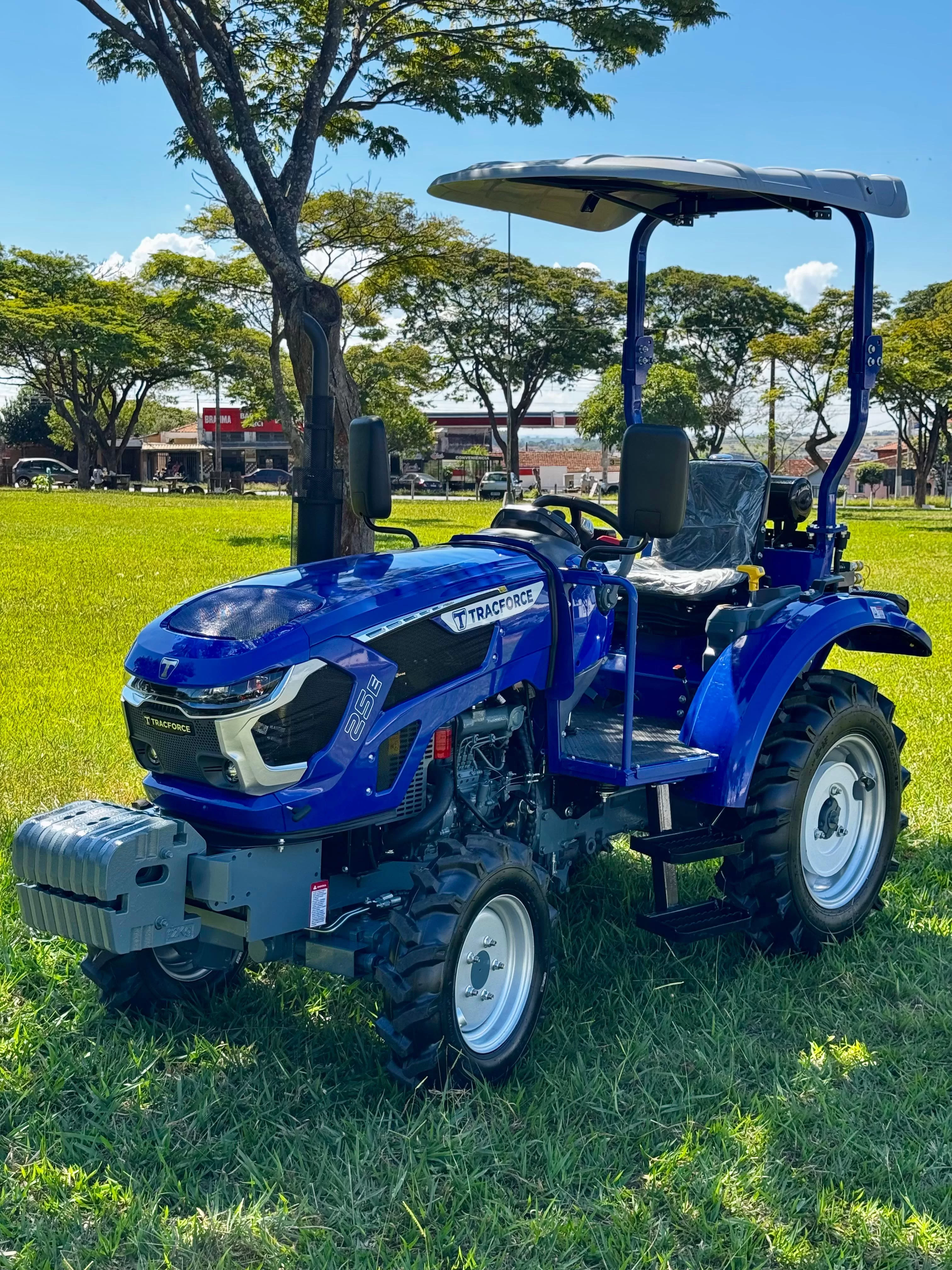 TRACFORCE  Modelo: 25E 4x4 Ano: 2026 (novo), com Reversor de marchas