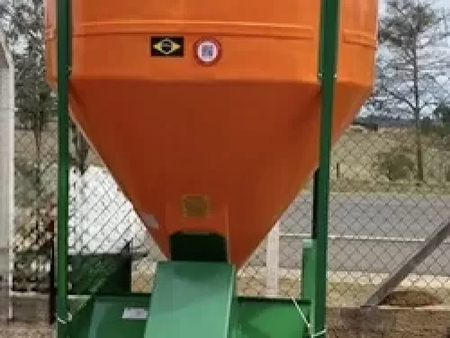 Misturador de ração (novo) Marca: Cremasco Modelo: MRC-1000 para 1.000 KG.