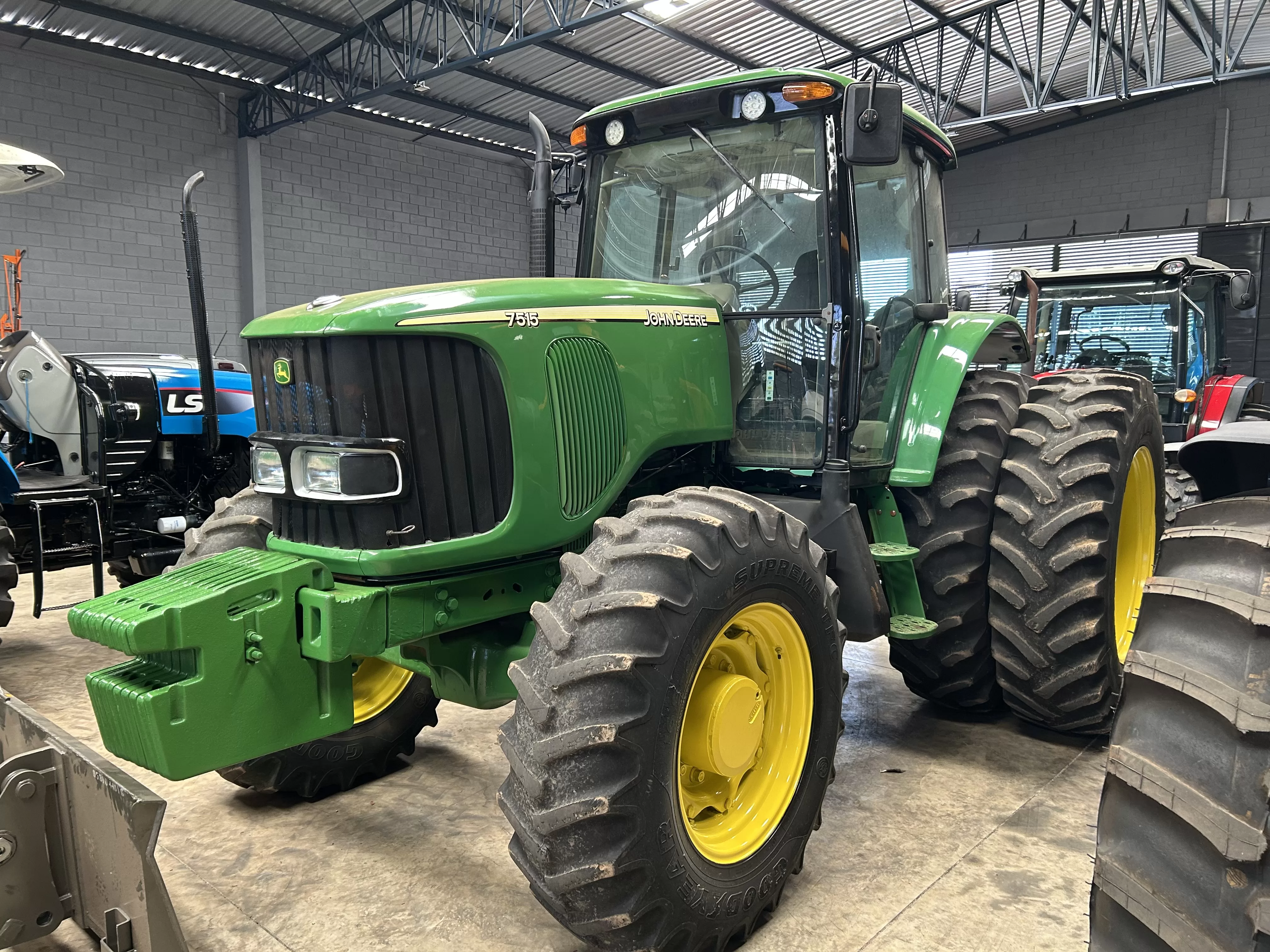 John Deere 7515 4×4 Ano 2008 Filipado Cabinado de Fábrica Transmissão Power Quad Cod (02)