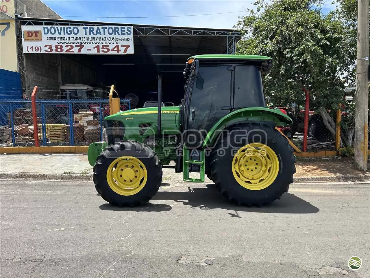 John Deere 5085E 4×4 Ano 2016 Cabinado de Fábrica