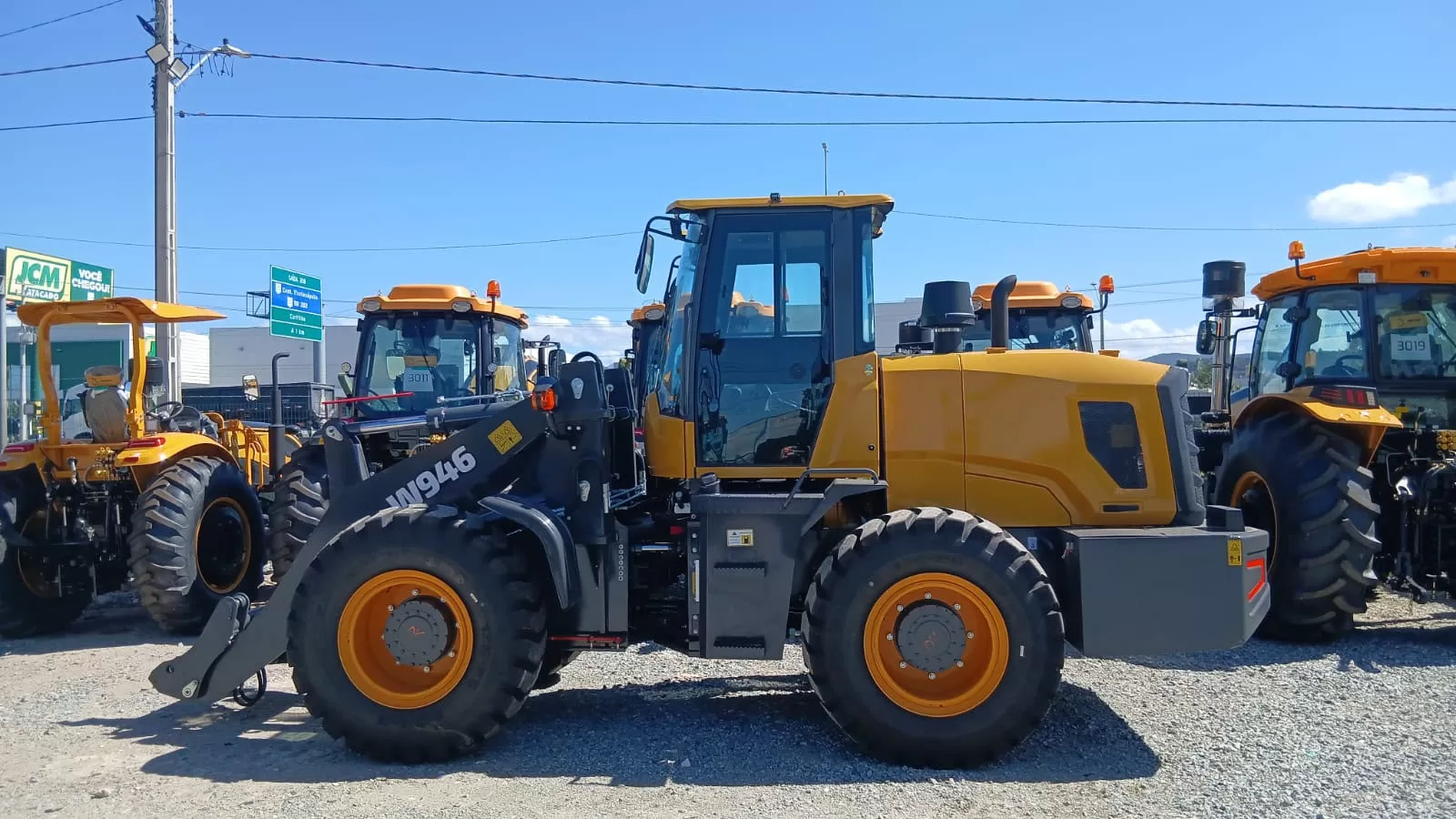 Pá Carregadeira (nova) Marca: FORZA Modelo: W946 4x4 linha Premiun, Ano: 2026, Cabinada de fábrica com ar condicionado