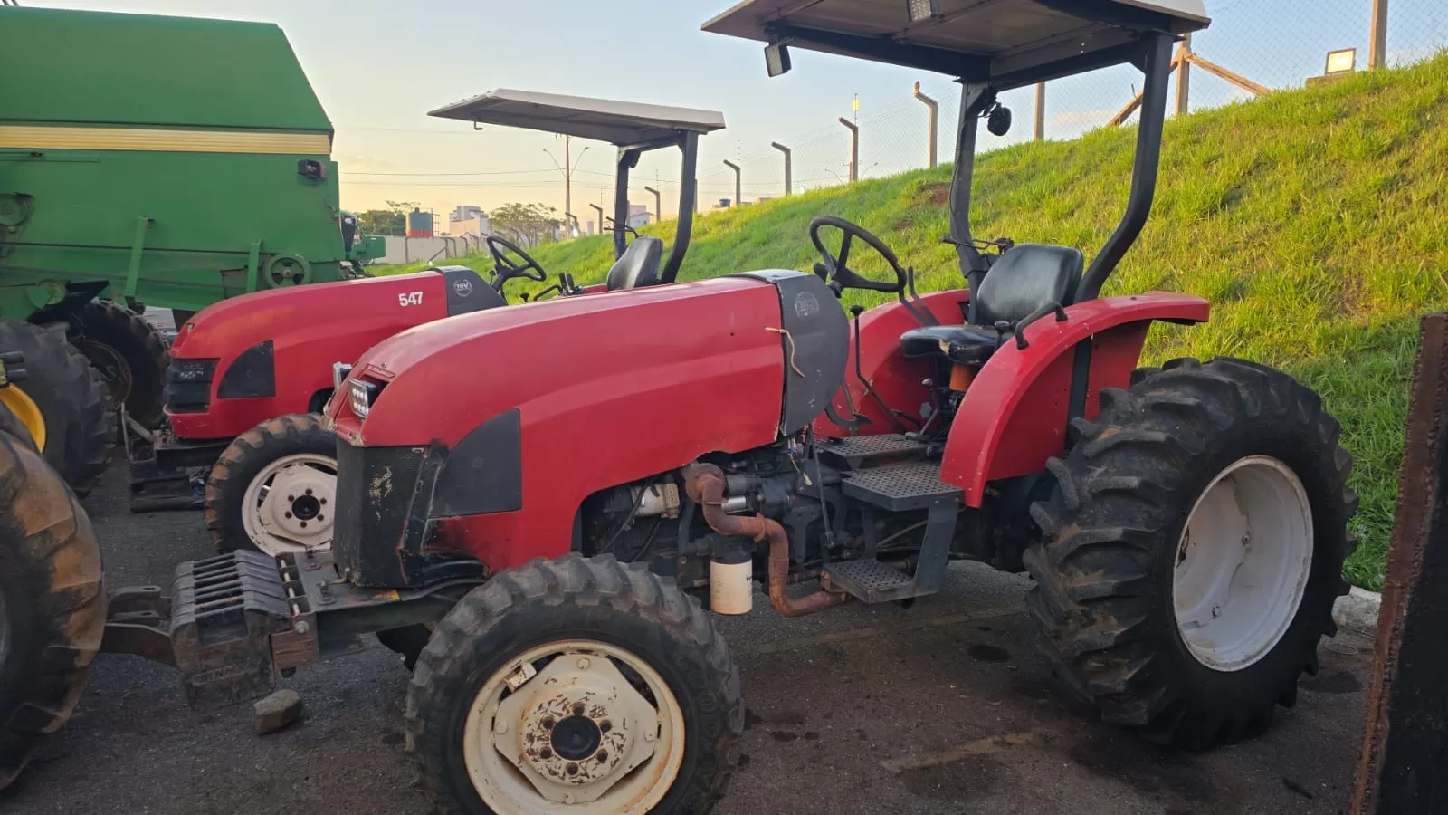 Yanmar 1175SR 4x4 cafeeiro/estreito Ano 2016 com redutor de velocidade, Cod: (04).