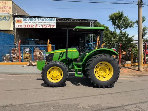 John Deere 5070E 4×4 Ano 2022/2023 com Reversor Eletro-Hidraulico