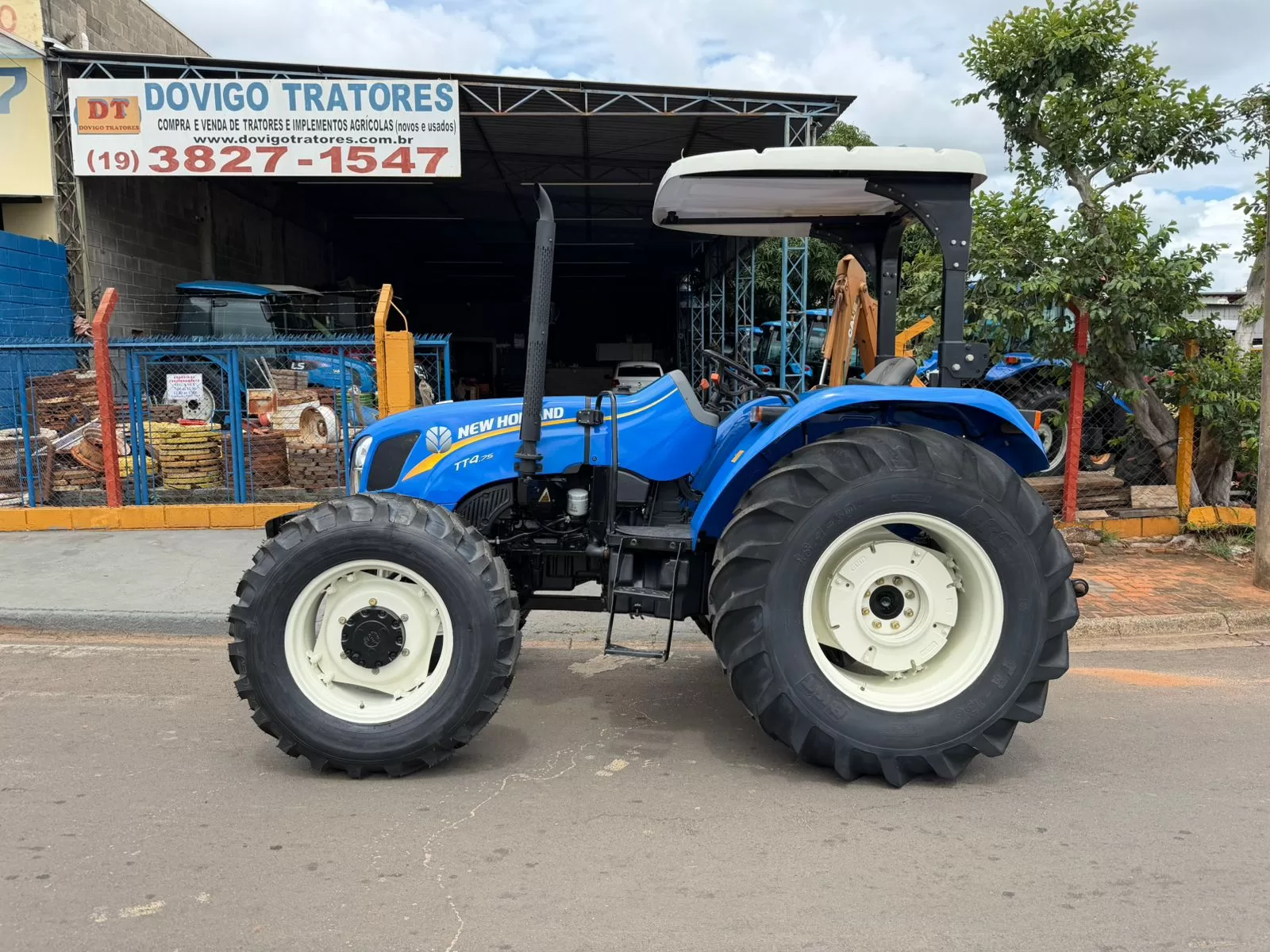 New Holland TT 4.75 4×4 Ano 2023 com Reversor de Marchas Cod (03)